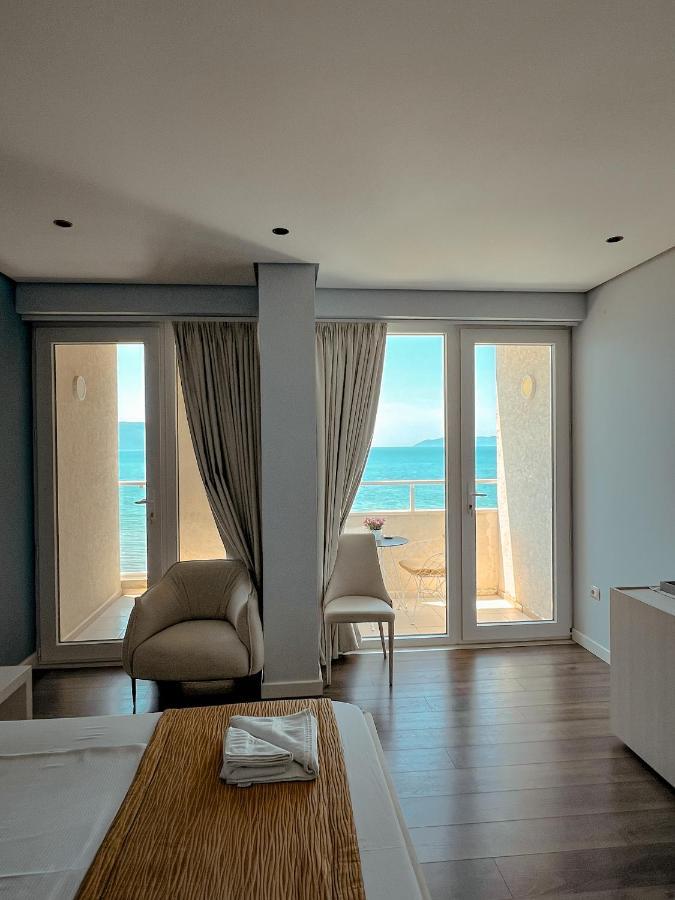 Mini Hotel&Maxi Room Vlorë Esterno foto