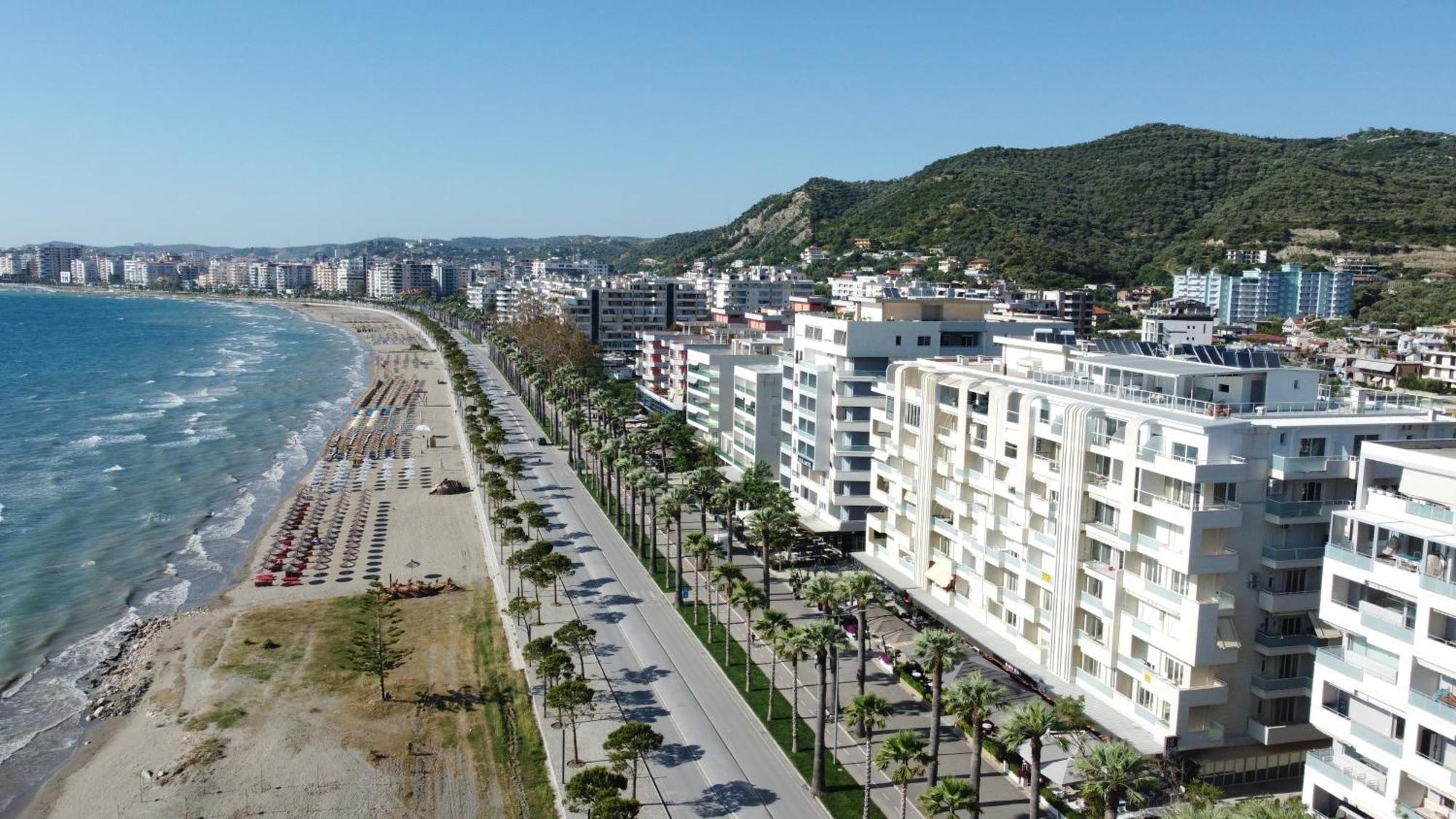 Mini Hotel&Maxi Room Vlorë Esterno foto