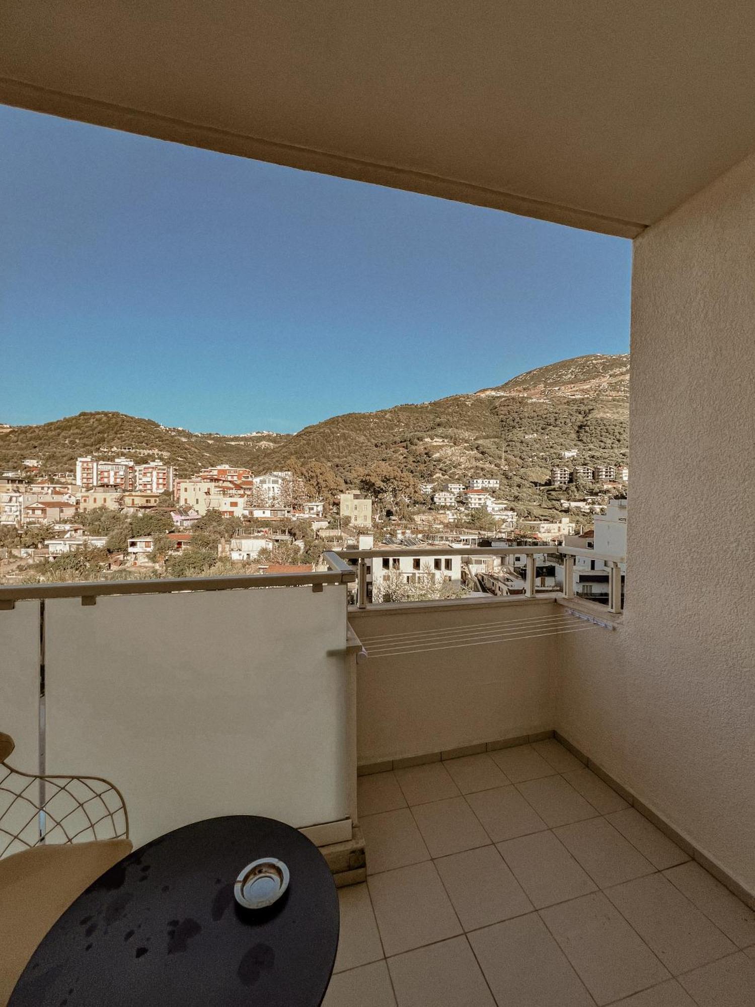 Mini Hotel&Maxi Room Vlorë Esterno foto