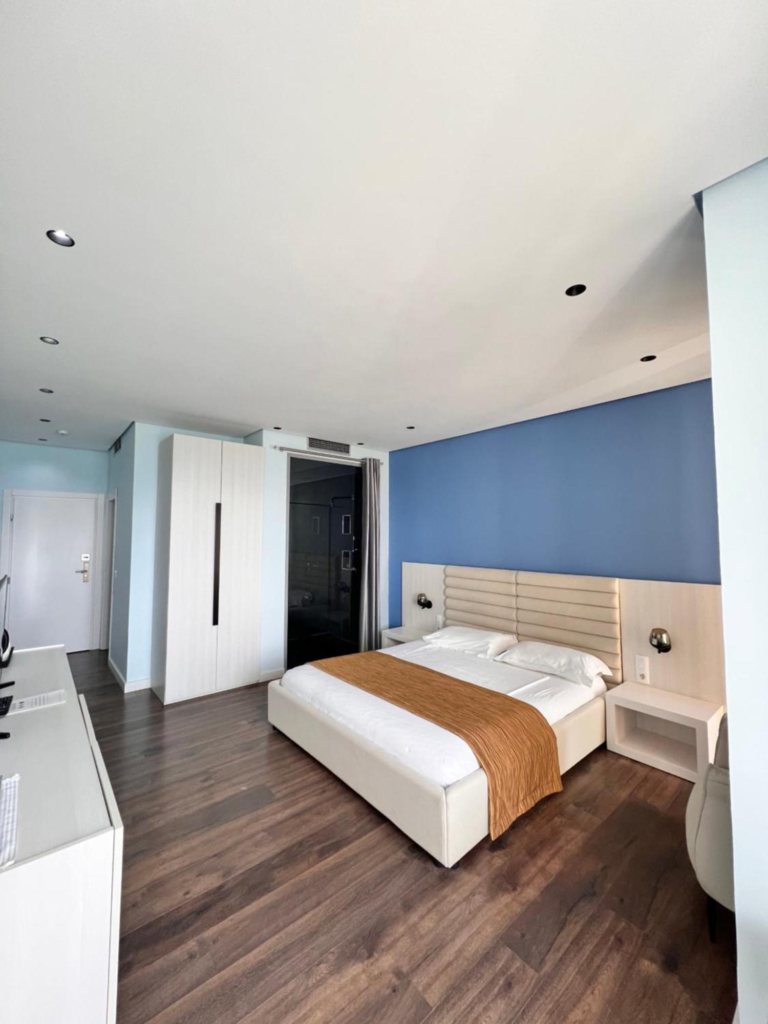 Mini Hotel&Maxi Room Vlorë Esterno foto